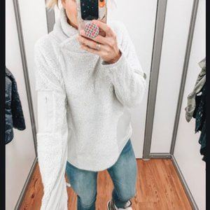 SOLD OUT!! 🥰Athletic Works Fuzzy Sherpa pullover